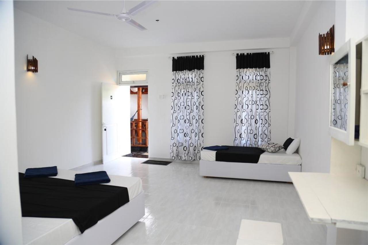 Soul Surfer - Weligama Hostel Kültér fotó