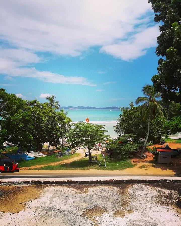 Soul Surfer - Weligama Hostel Kültér fotó