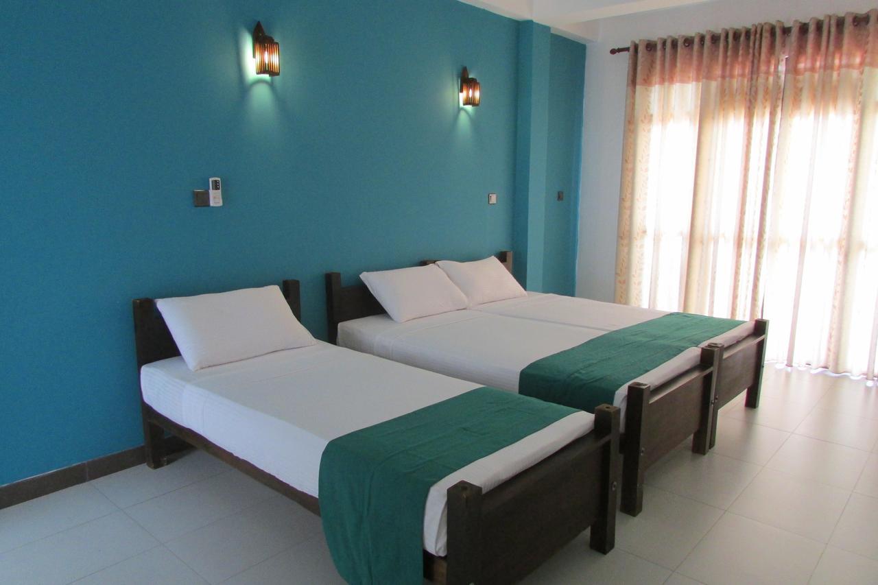 Soul Surfer - Weligama Hostel Kültér fotó